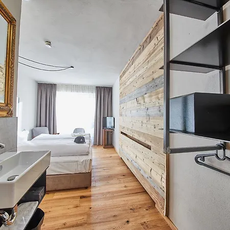 Lala Arthotel 2* Saalbach